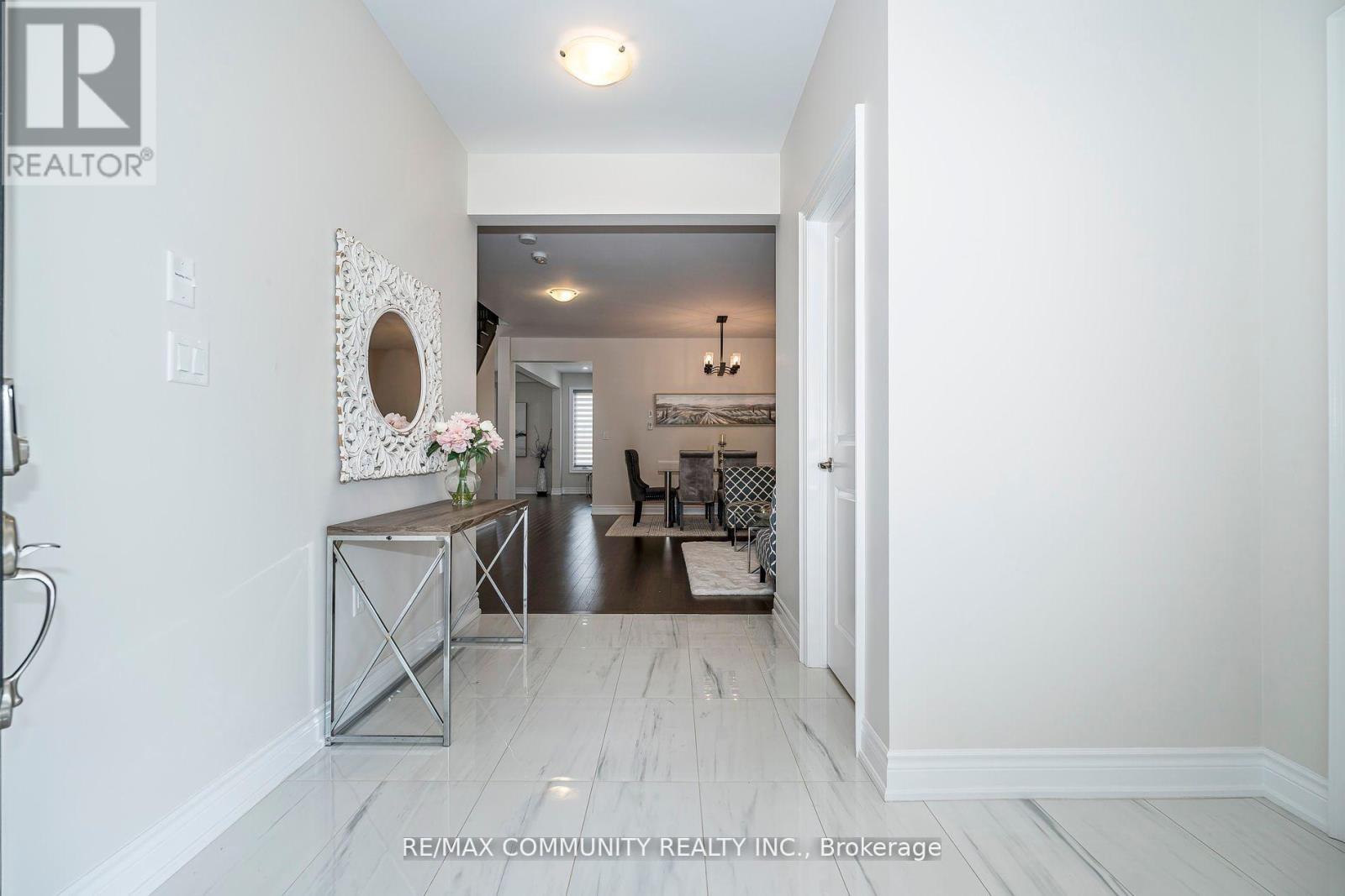 146 Wandering Glider Trail, Bradford West Gwillimbury, Ontario  L3Z 2A5 - Photo 4 - N12487580