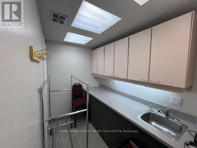 202 - 1 Nelson Street W, Brampton, Ontario  L6X 3E4 - Photo 18 - W12487490