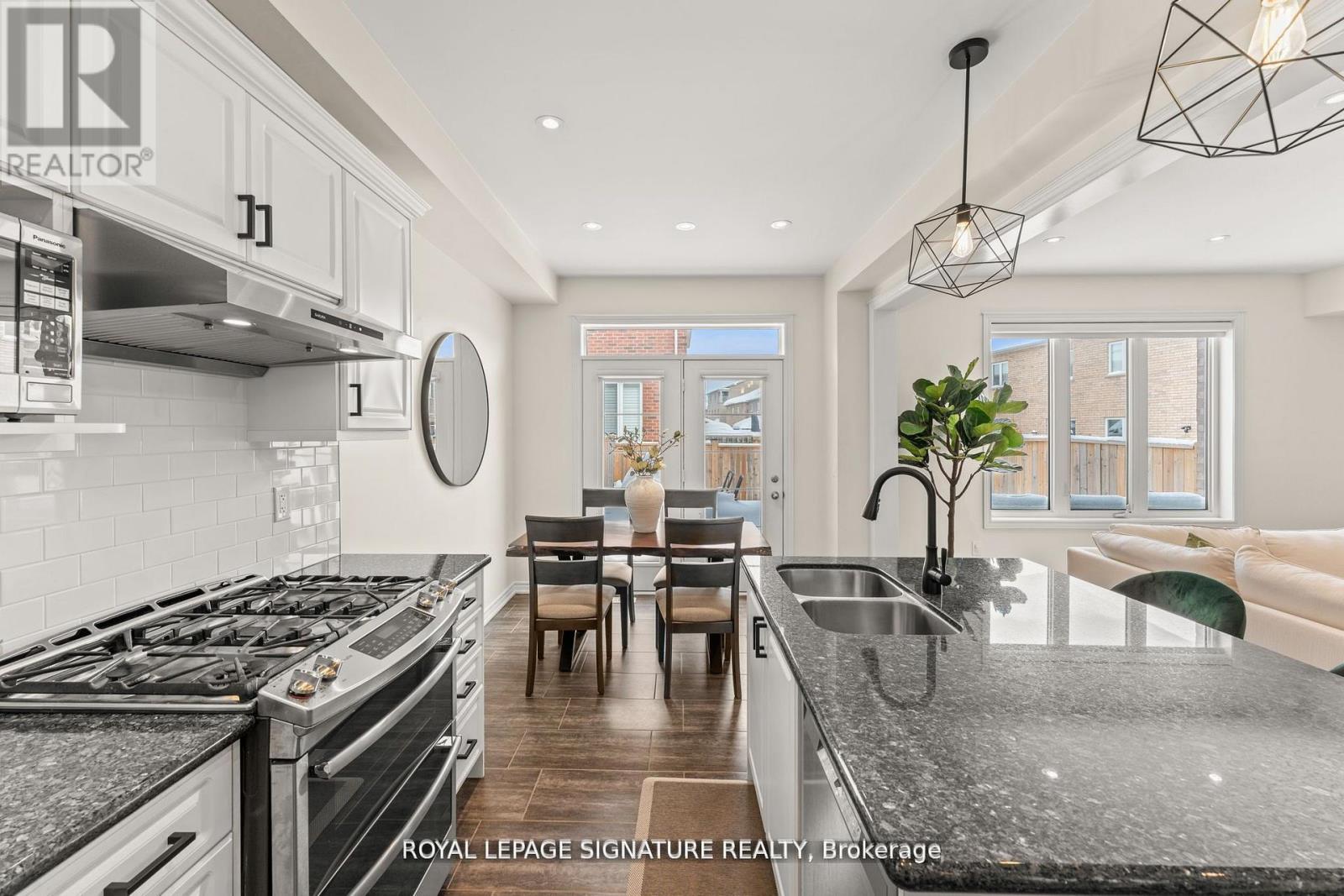 3453 Fourth Line, Oakville, Ontario  L6M 1N8 - Photo 13 - W12487495