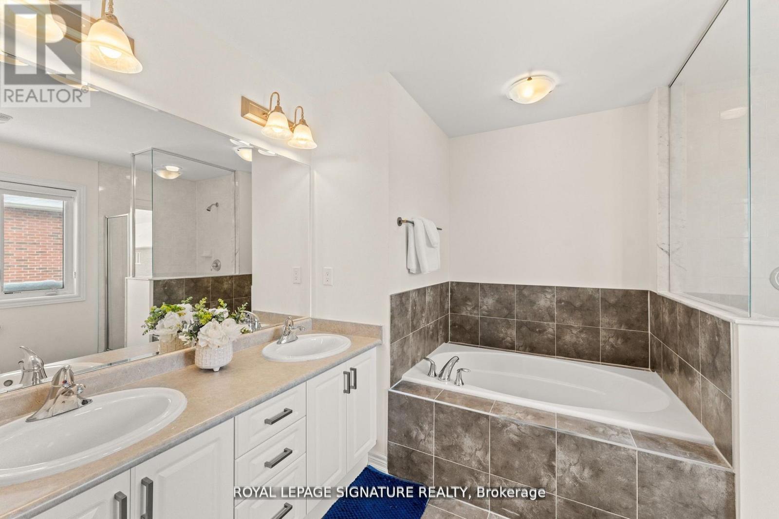 3453 Fourth Line, Oakville, Ontario  L6M 1N8 - Photo 24 - W12487495