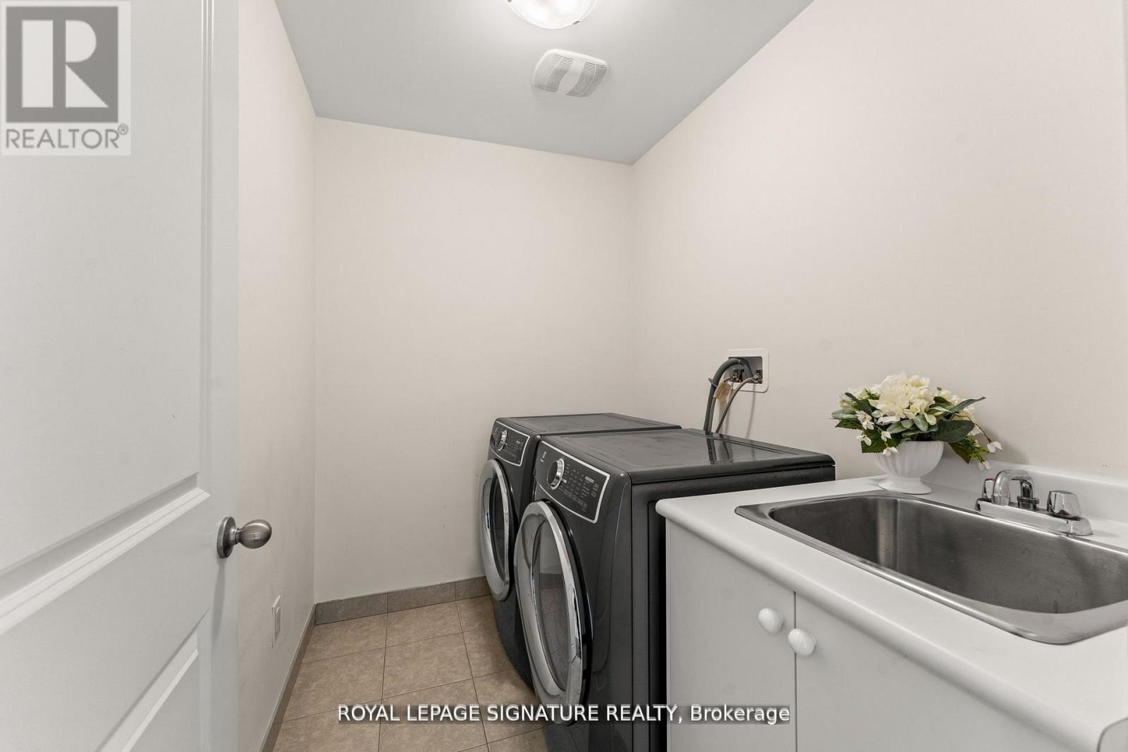 3453 Fourth Line, Oakville, Ontario  L6M 1N8 - Photo 31 - W12487495