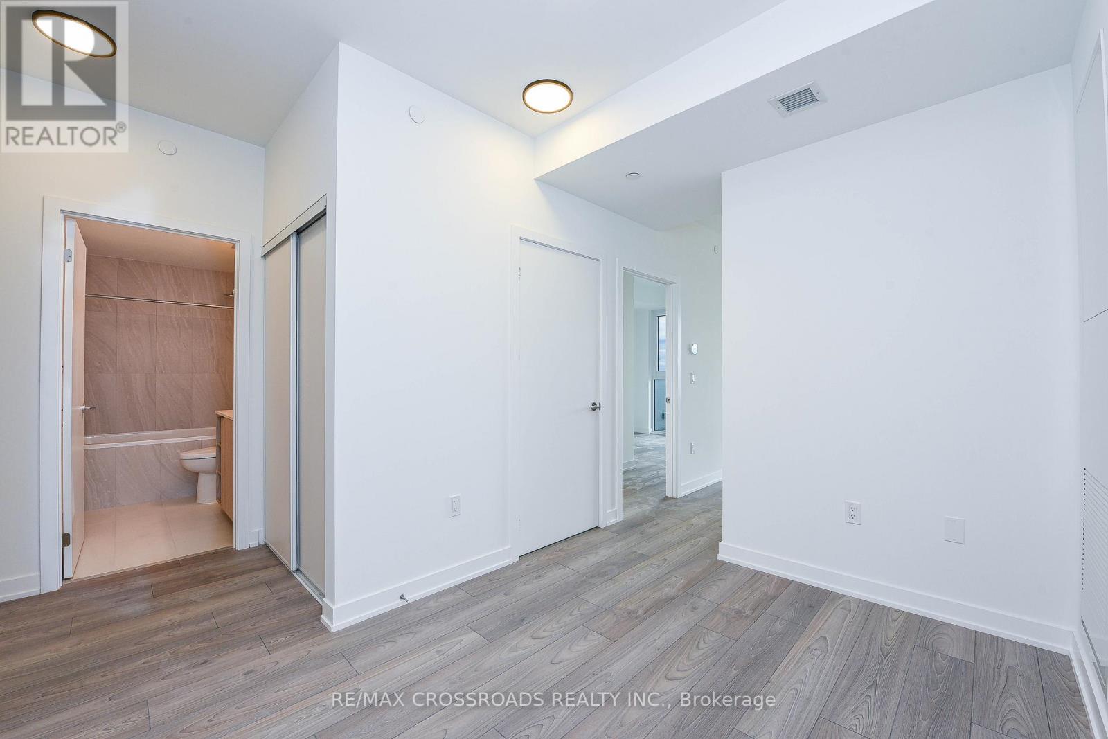 516 - 1007 The Queensway, Toronto, Ontario  M8Z 6C7 - Photo 10 - W12487509