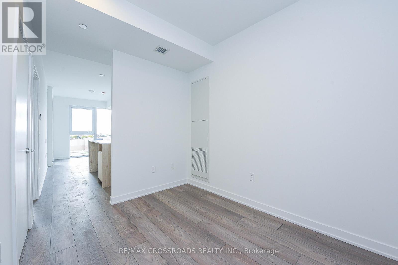 516 - 1007 The Queensway, Toronto, Ontario  M8Z 6C7 - Photo 5 - W12487509