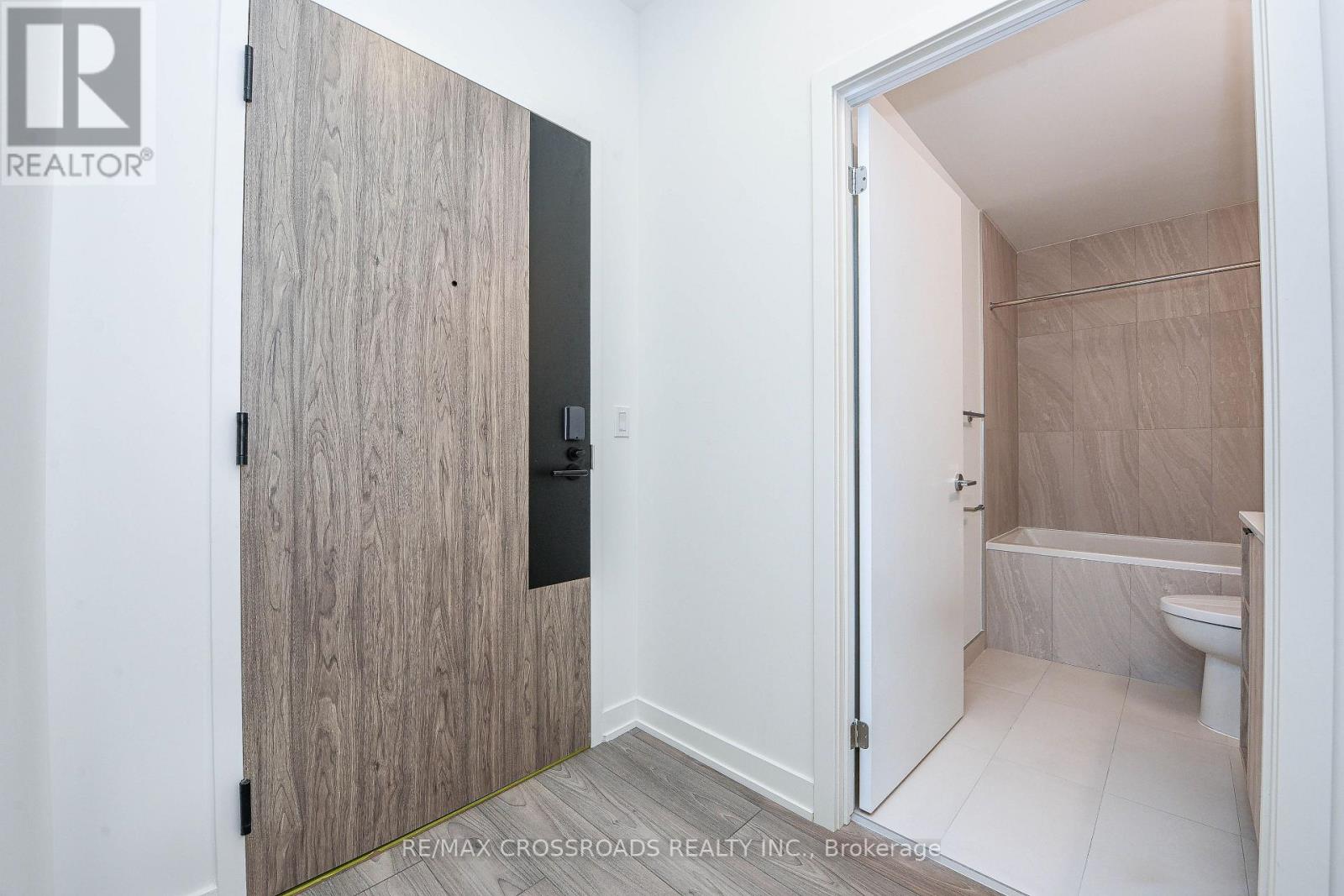 516 - 1007 The Queensway, Toronto, Ontario  M8Z 6C7 - Photo 6 - W12487509