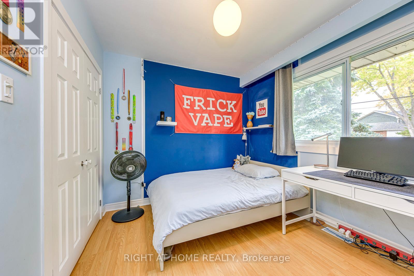 364 Bevan Drive, Burlington, Ontario  L7L 4L4 - Photo 17 - W12487514