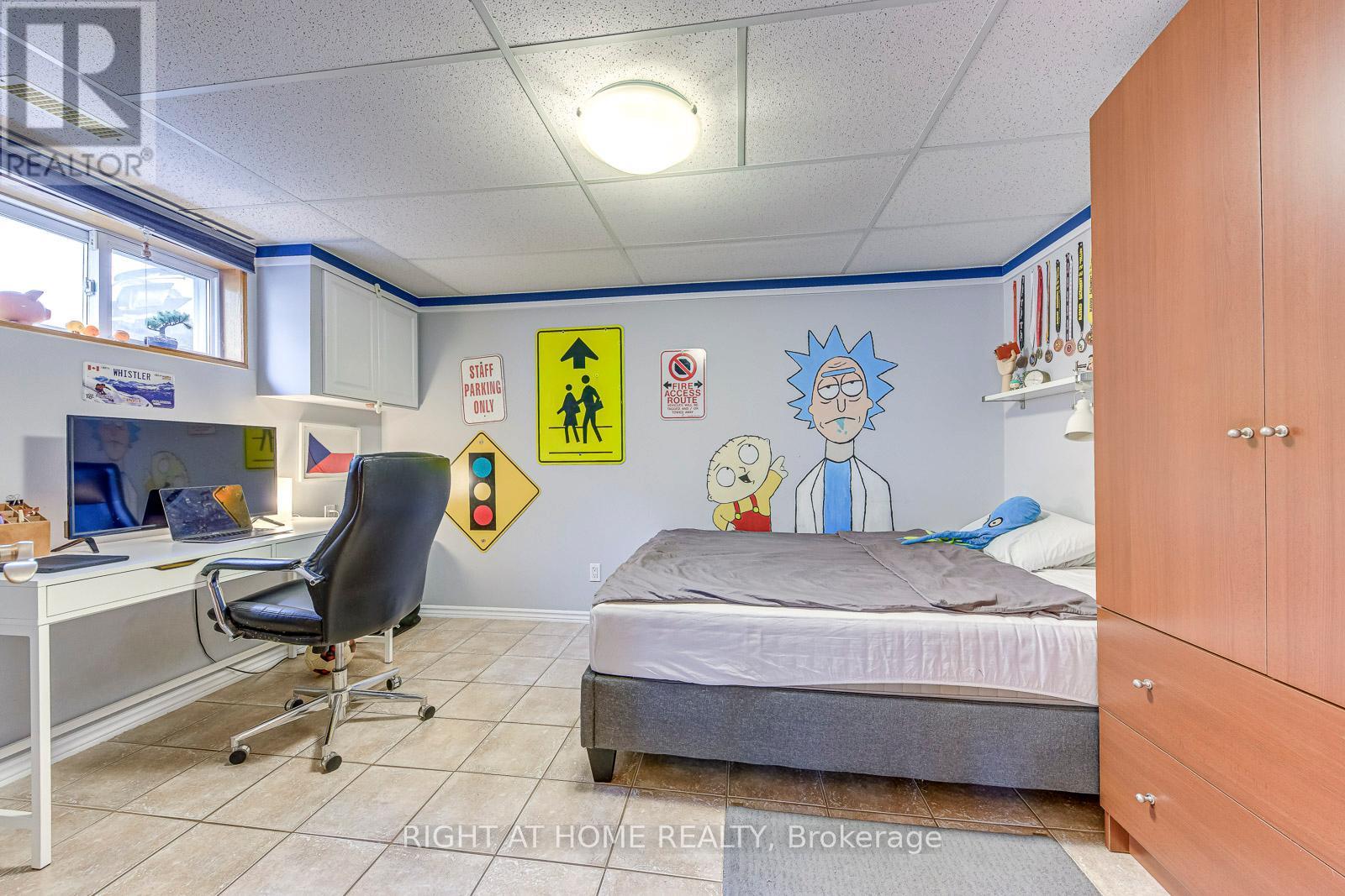 364 Bevan Drive, Burlington, Ontario  L7L 4L4 - Photo 26 - W12487514