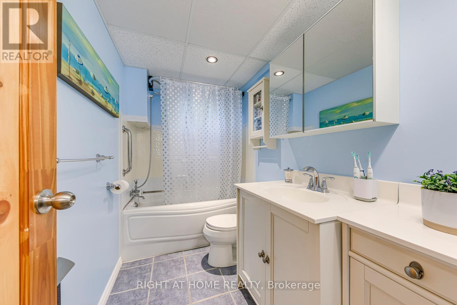 364 Bevan Drive, Burlington, Ontario  L7L 4L4 - Photo 30 - W12487514