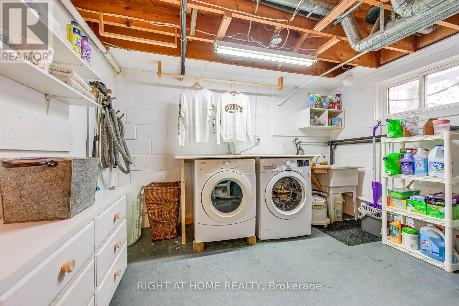 364 Bevan Drive, Burlington, Ontario  L7L 4L4 - Photo 31 - W12487514