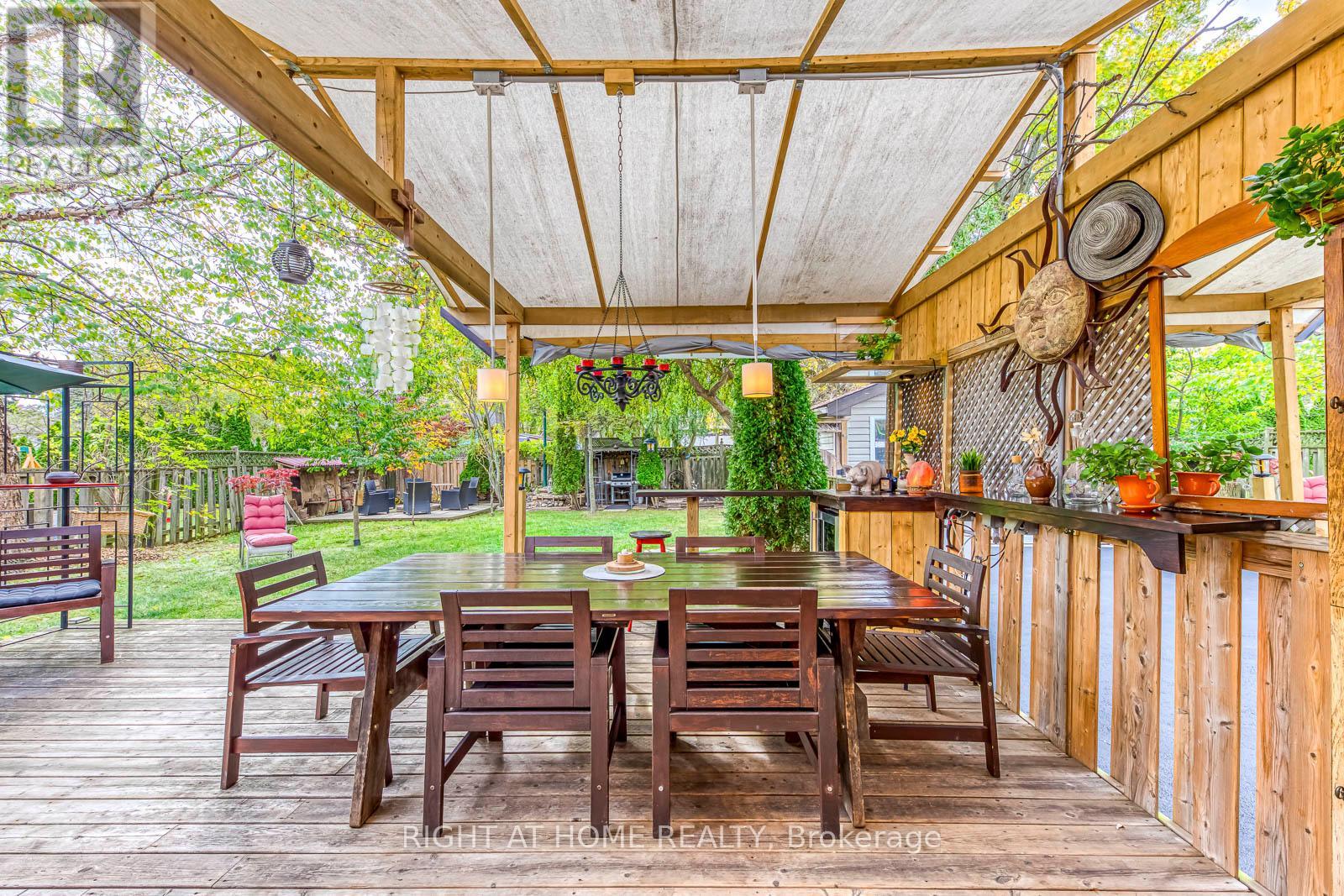 364 Bevan Drive, Burlington, Ontario  L7L 4L4 - Photo 32 - W12487514