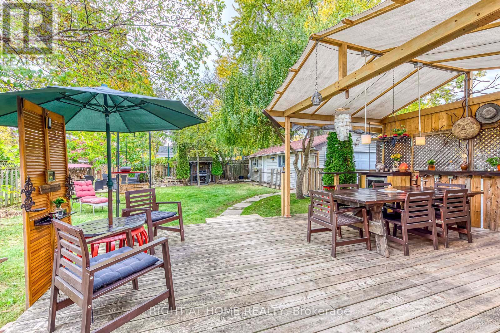 364 Bevan Drive, Burlington, Ontario  L7L 4L4 - Photo 33 - W12487514