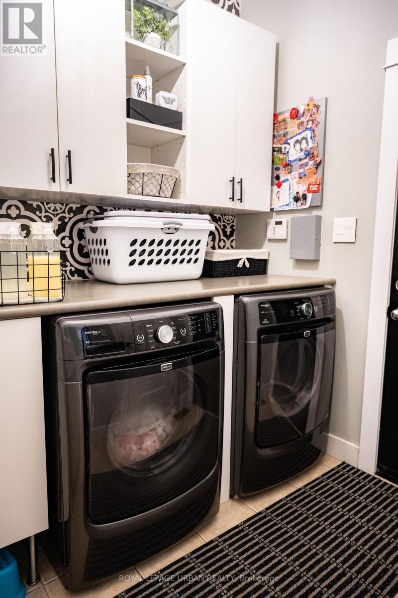 27 Lightheart Drive, Caledon, Ontario  L7C 1E3 - Photo 10 - W12487526