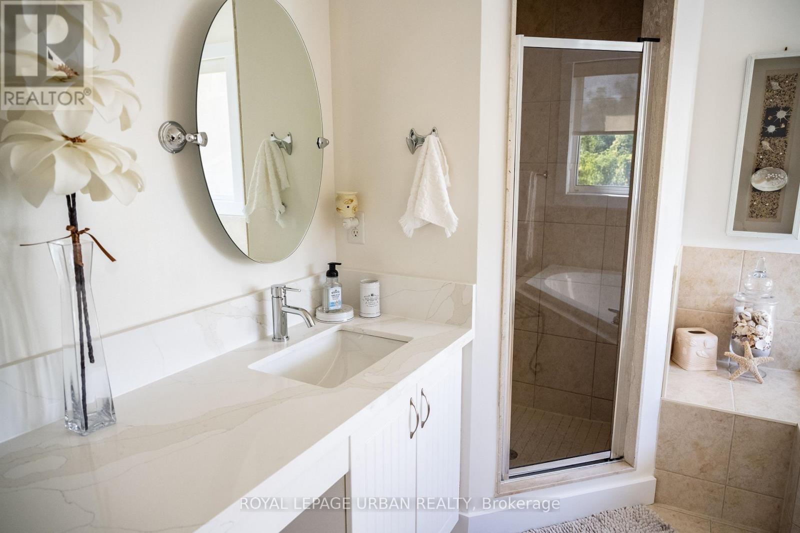 27 Lightheart Drive, Caledon, Ontario  L7C 1E3 - Photo 17 - W12487526