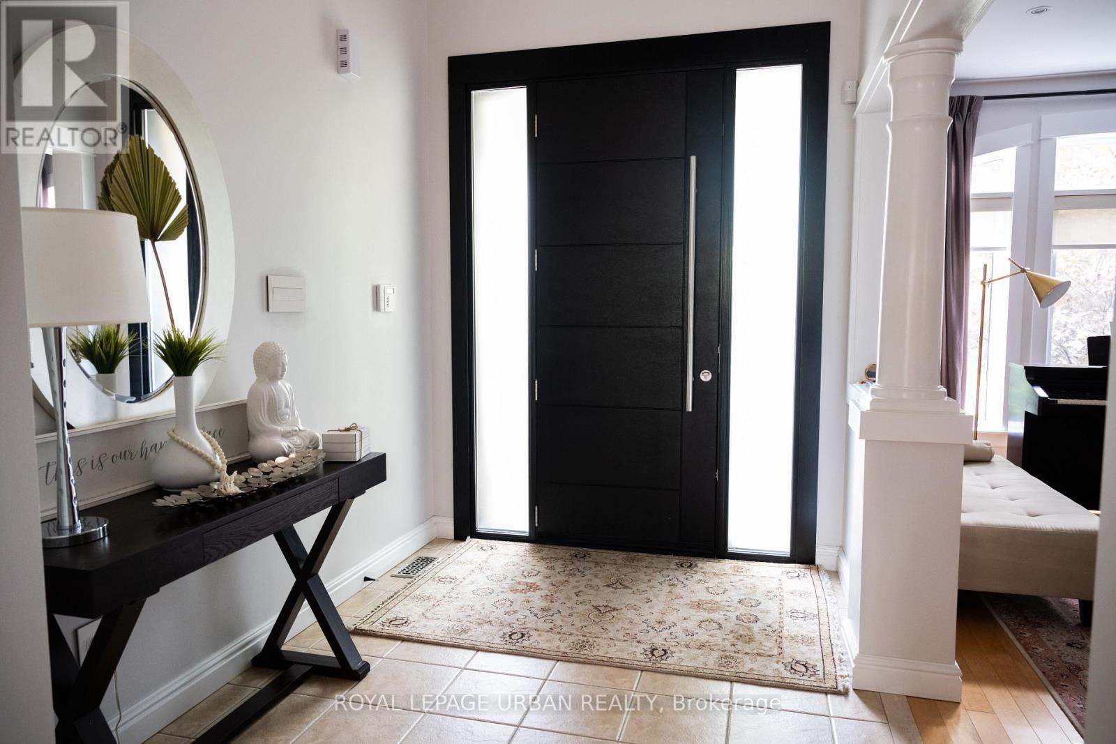 27 Lightheart Drive, Caledon, Ontario  L7C 1E3 - Photo 2 - W12487526