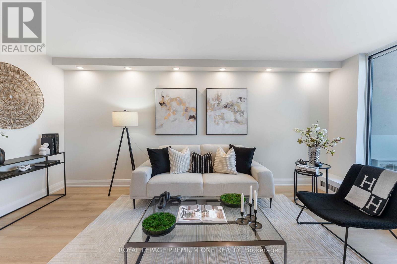 608 - 60 Southport Street, Toronto, Ontario  M6S 3N4 - Photo 2 - W12487536