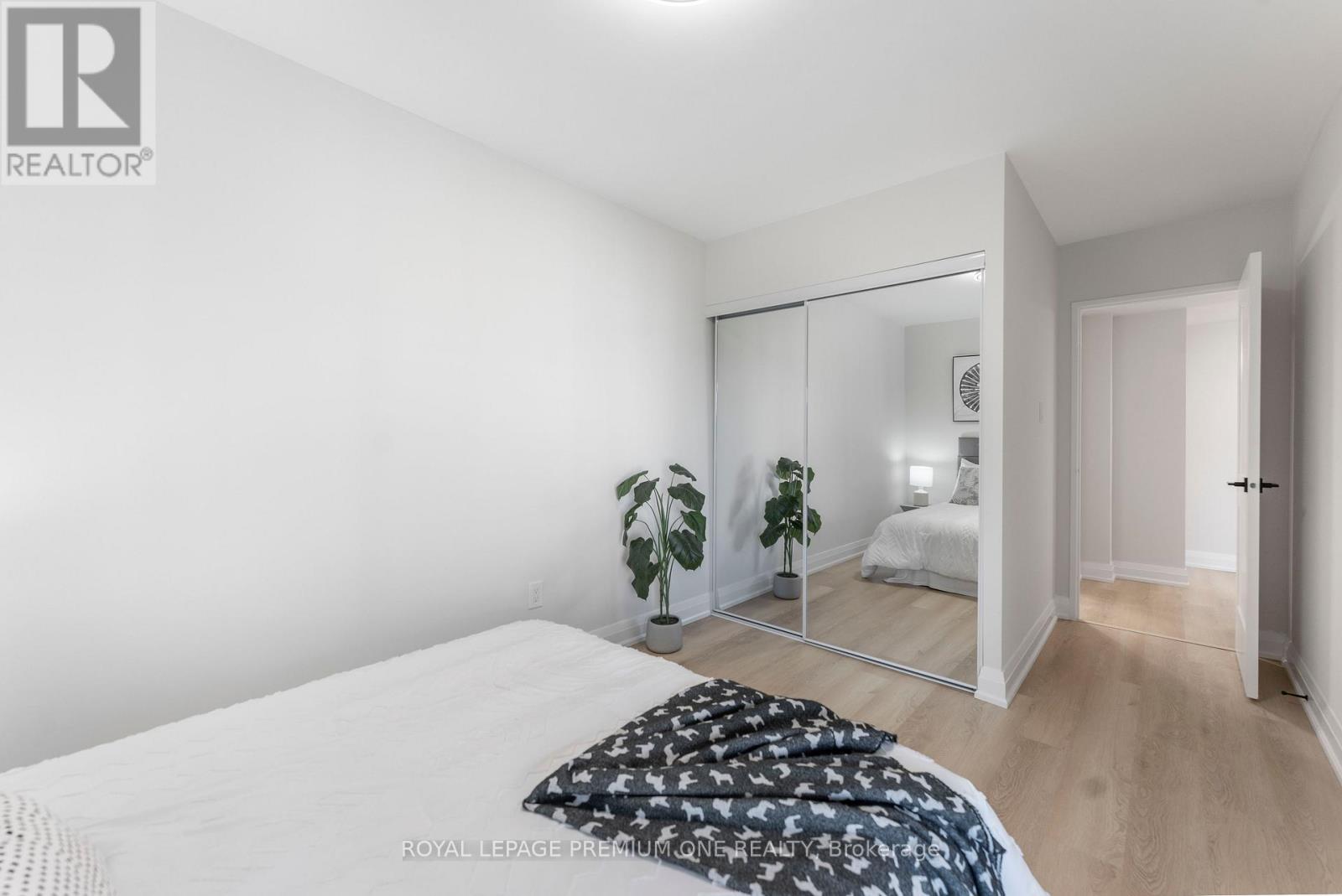 608 - 60 Southport Street, Toronto (High Park-Swansea), Ontario  M6S 3N4 - Photo 21 - W12487536