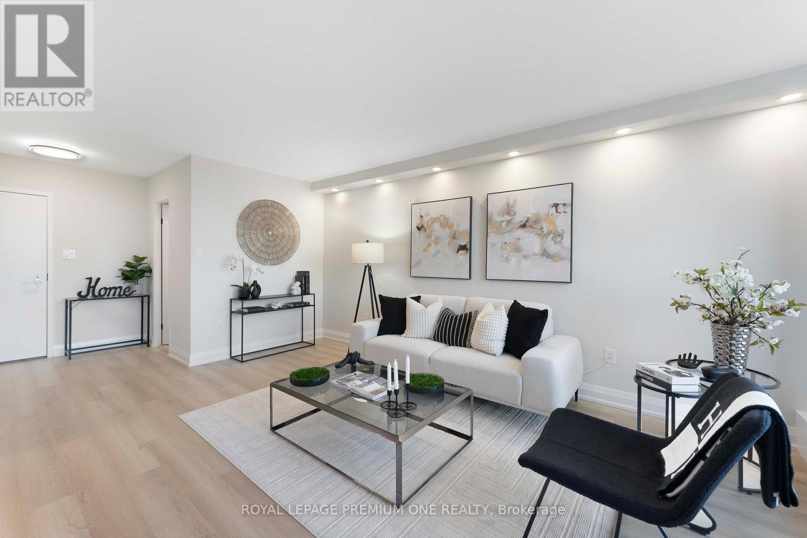 608 - 60 Southport Street, Toronto, Ontario  M6S 3N4 - Photo 3 - W12487536