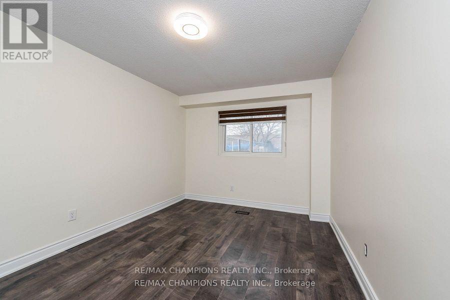 11 Crosswood Lane, Brampton, Ontario  L6V 3M1 - Photo 33 - W12487547