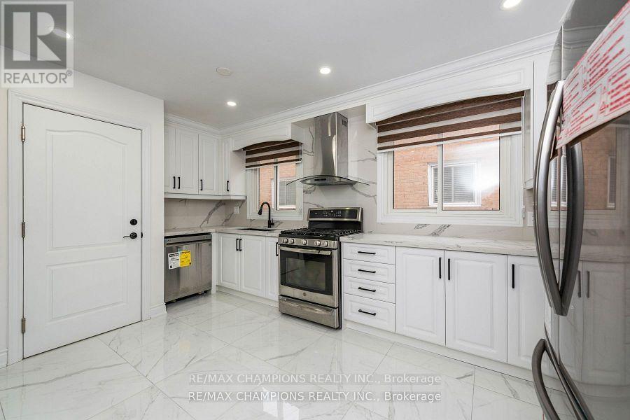 11 Crosswood Lane, Brampton, Ontario  L6V 3M1 - Photo 38 - W12487547