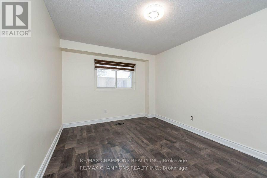 11 Crosswood Lane, Brampton, Ontario  L6V 3M1 - Photo 9 - W12487547