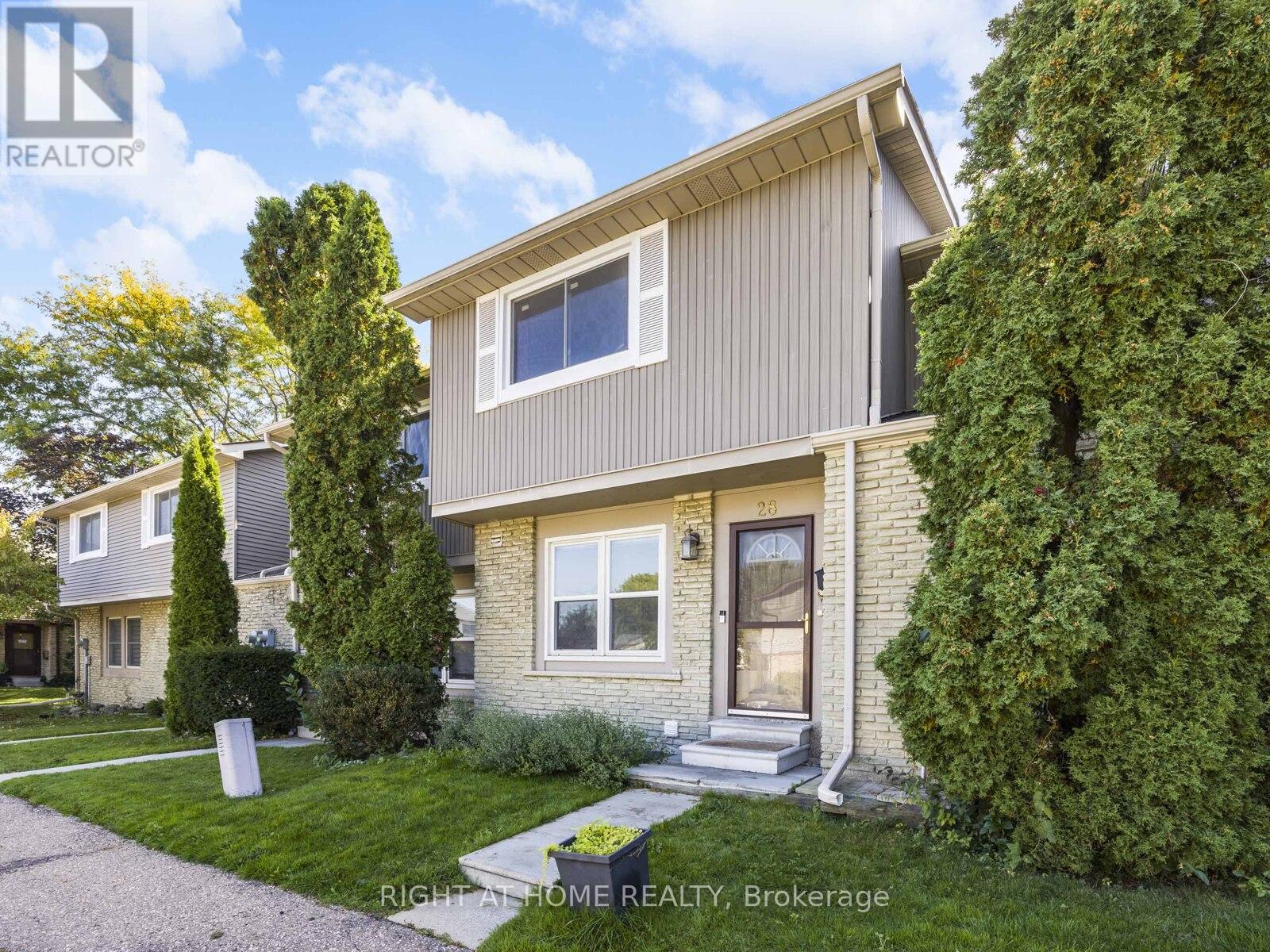 28 - 120 Falconer Drive, Mississauga, Ontario  L5N 1P5 - Photo 2 - W12487552