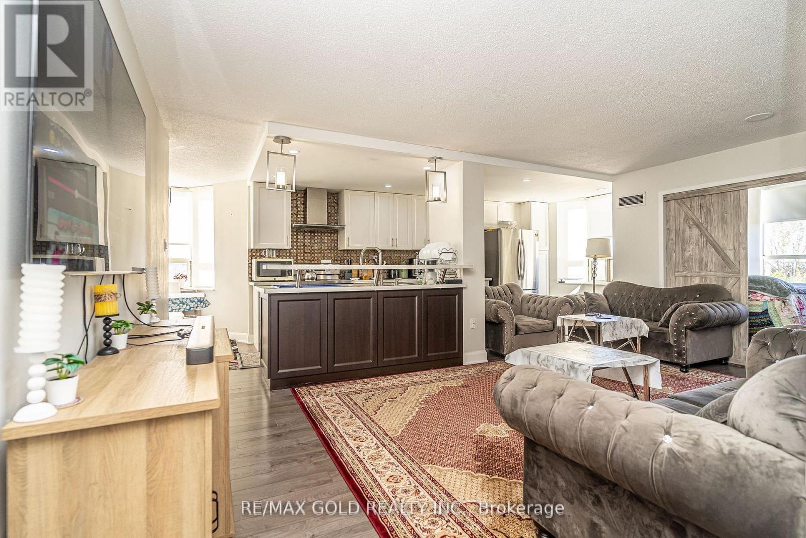 403 - 30 Malta Avenue, Brampton, Ontario  L6Y 4W6 - Photo 12 - W12487562