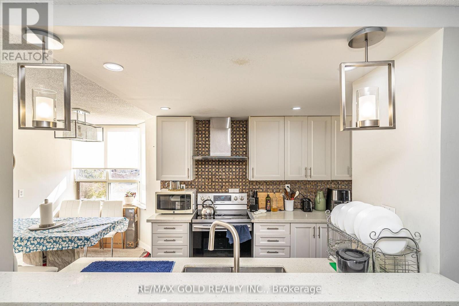 403 - 30 Malta Avenue, Brampton, Ontario  L6Y 4W6 - Photo 16 - W12487562