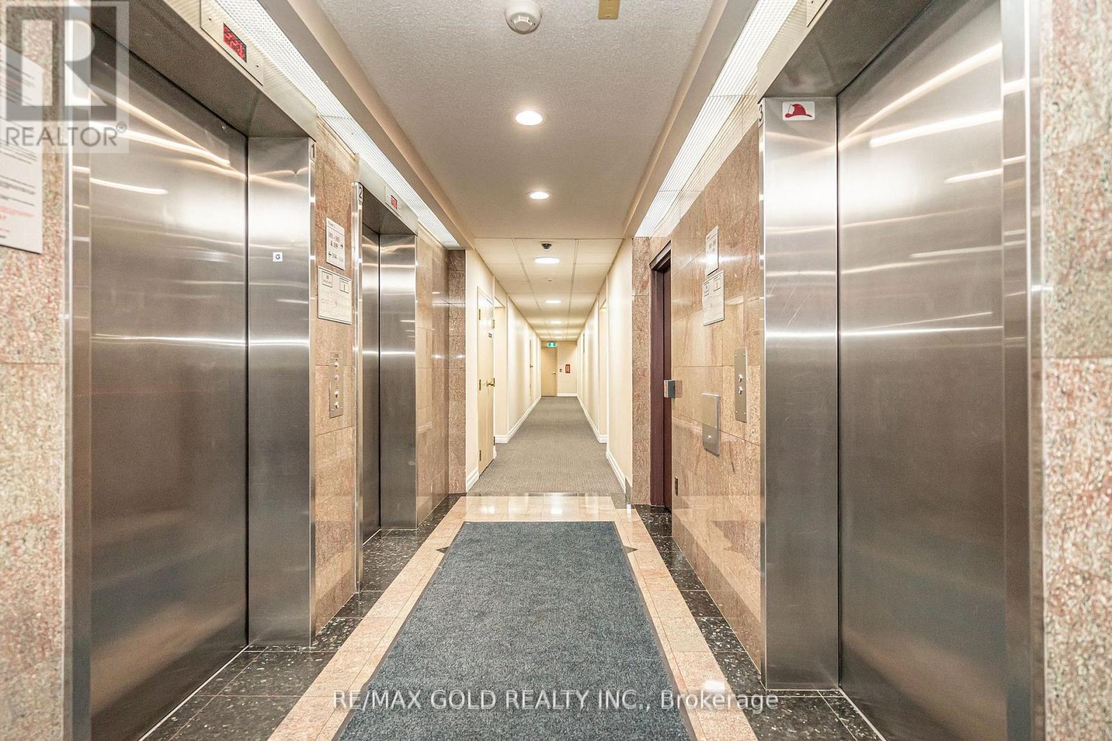 403 - 30 Malta Avenue, Brampton, Ontario  L6Y 4W6 - Photo 8 - W12487562