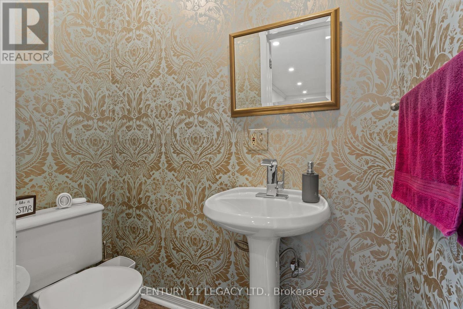 299 Pinegrove Road, Oakville, Ontario  L6K 3P8 - Photo 10 - W12487563