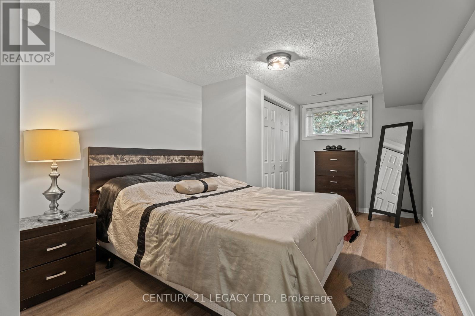 299 Pinegrove Road, Oakville, Ontario  L6K 3P8 - Photo 26 - W12487563