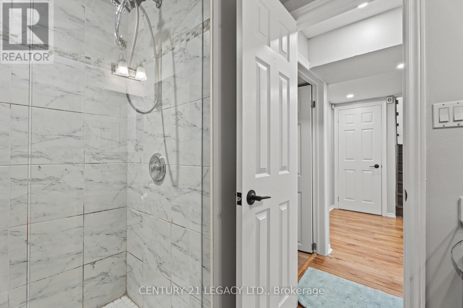 299 Pinegrove Road, Oakville, Ontario  L6K 3P8 - Photo 27 - W12487563