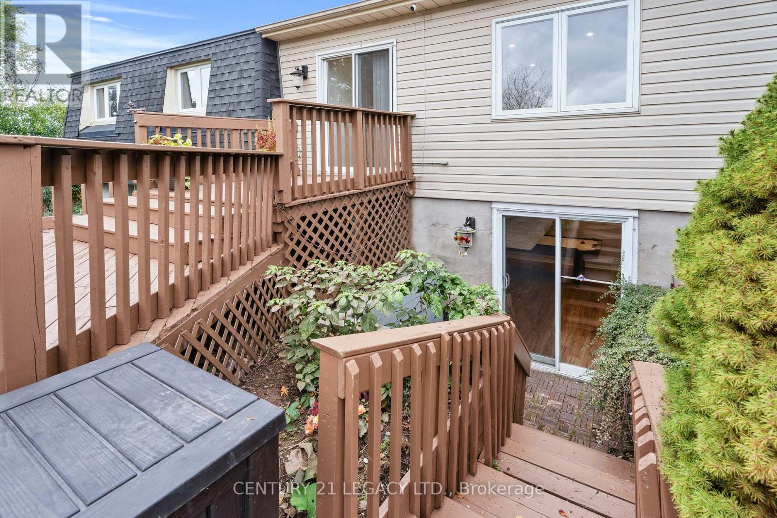 299 Pinegrove Road, Oakville, Ontario  L6K 3P8 - Photo 31 - W12487563