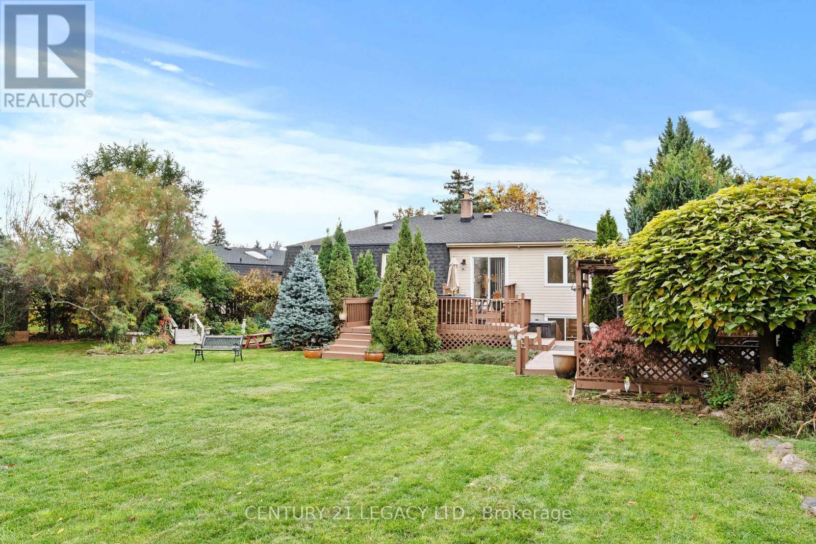 299 Pinegrove Road, Oakville, Ontario  L6K 3P8 - Photo 34 - W12487563