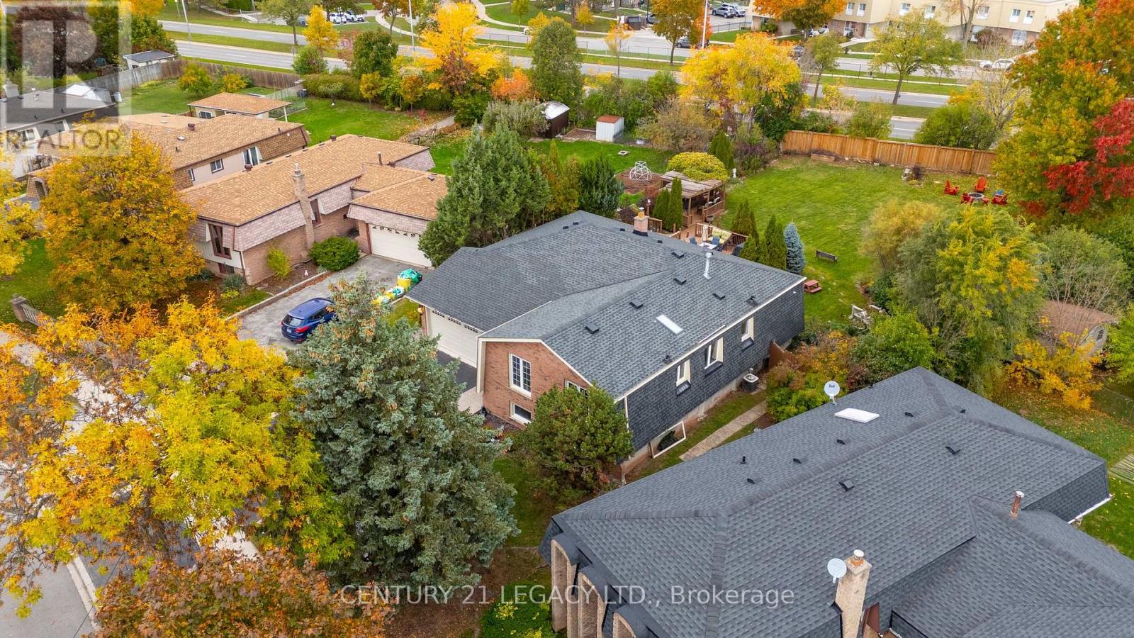 299 Pinegrove Road, Oakville, Ontario  L6K 3P8 - Photo 38 - W12487563