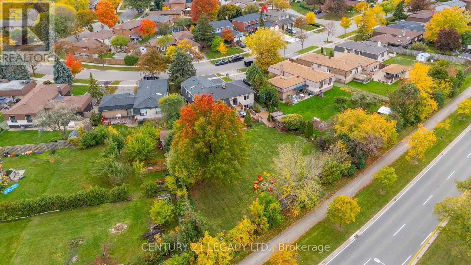 299 Pinegrove Road, Oakville, Ontario  L6K 3P8 - Photo 39 - W12487563