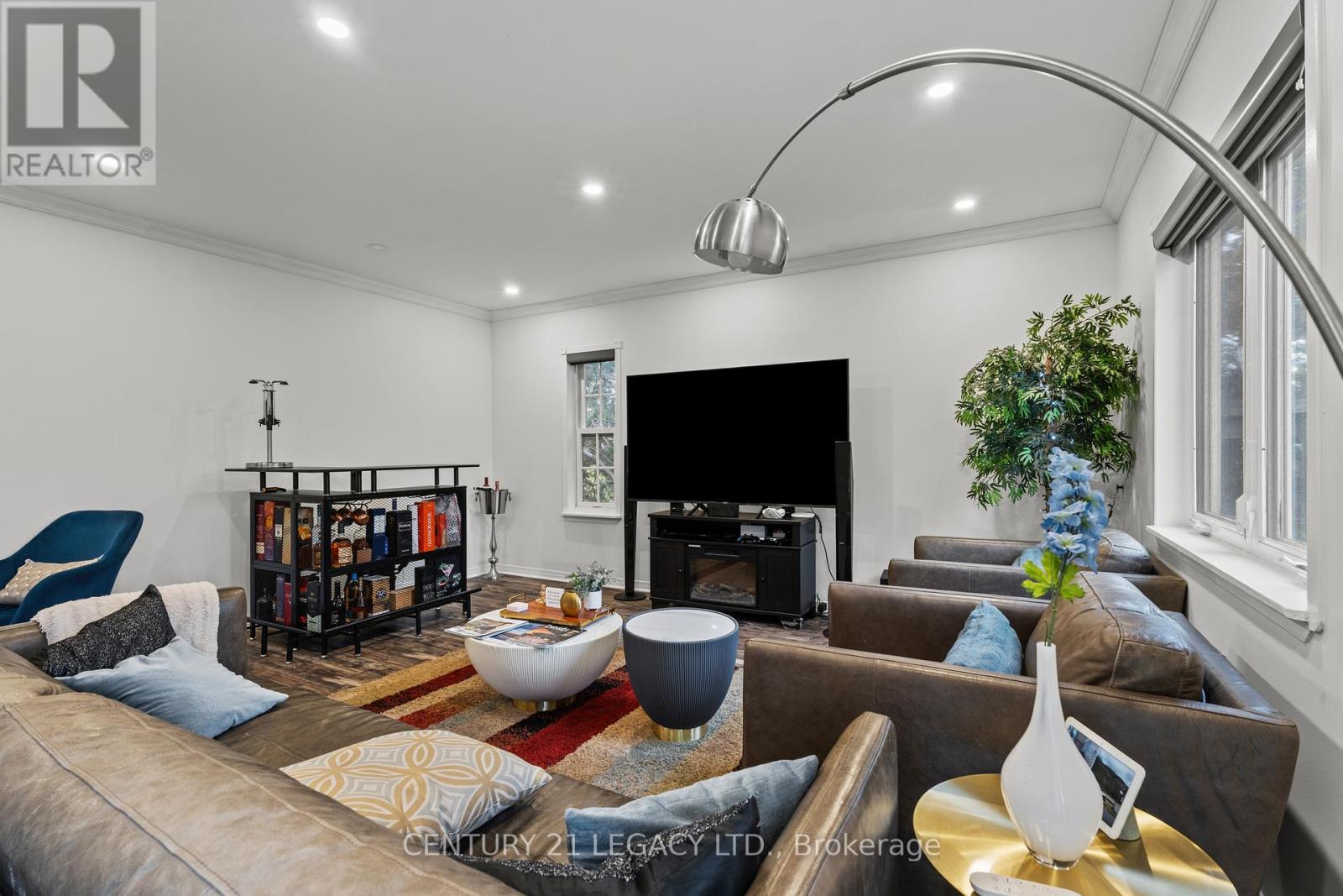 299 Pinegrove Road, Oakville, Ontario  L6K 3P8 - Photo 8 - W12487563