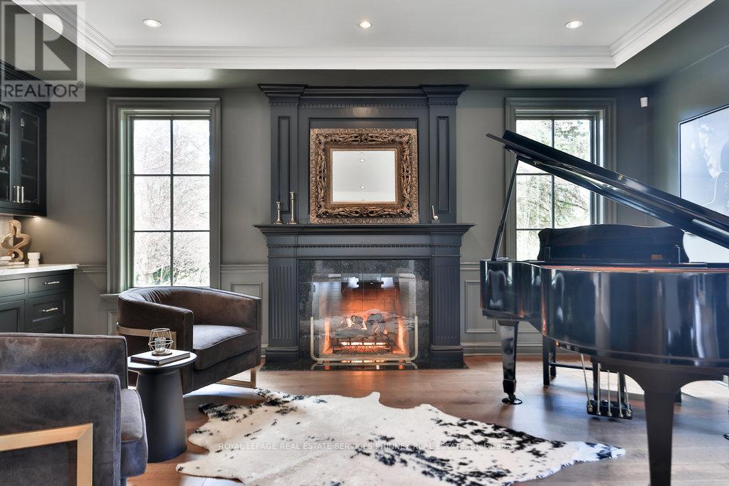 1257 Tecumseh Park Drive, Mississauga, Ontario  L5H 2W5 - Photo 12 - W12487567