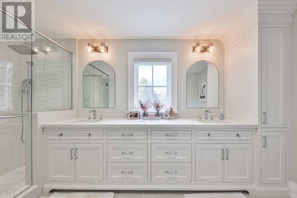 1257 Tecumseh Park Drive, Mississauga, Ontario  L5H 2W5 - Photo 23 - W12487567