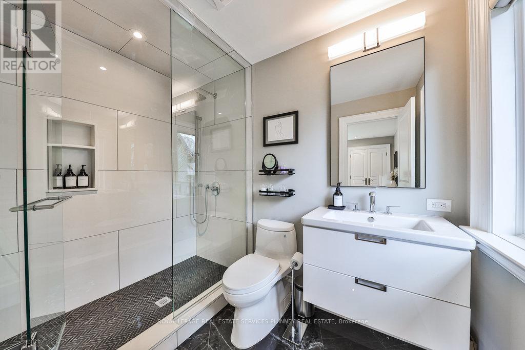 1257 Tecumseh Park Drive, Mississauga, Ontario  L5H 2W5 - Photo 26 - W12487567