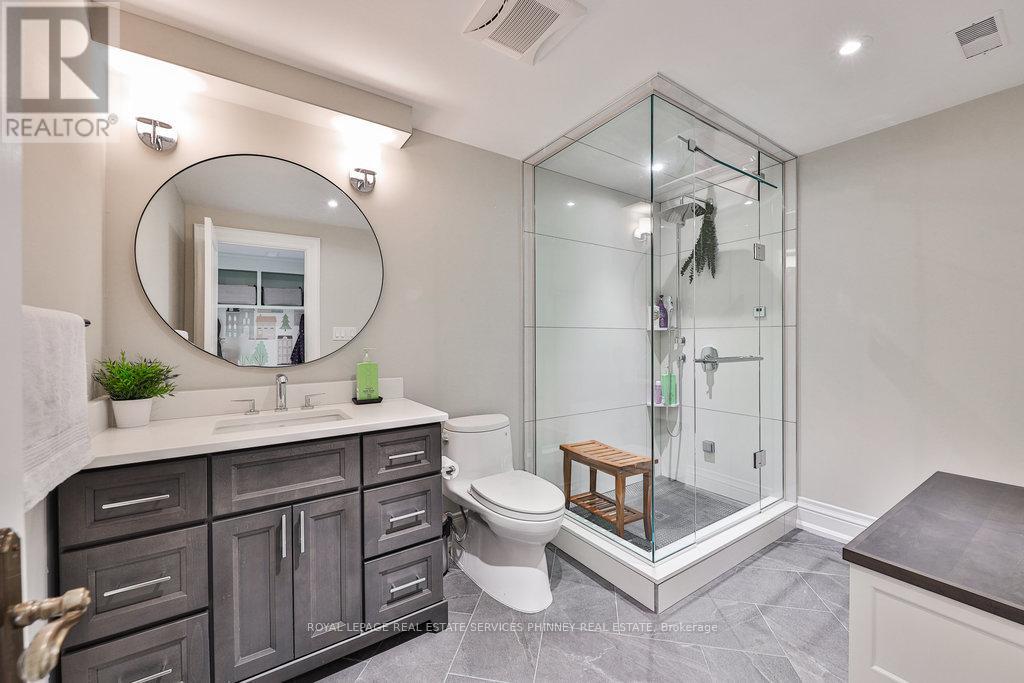 1257 Tecumseh Park Drive, Mississauga, Ontario  L5H 2W5 - Photo 33 - W12487567