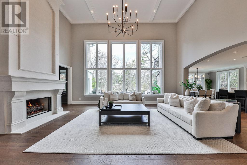 1257 Tecumseh Park Drive, Mississauga, Ontario  L5H 2W5 - Photo 5 - W12487567