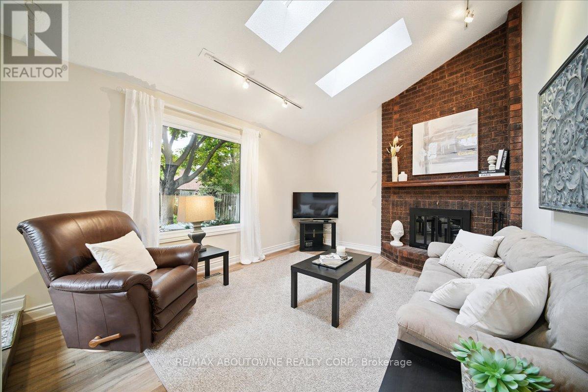 87 River Oaks Boulevard W, Oakville, Ontario  L6H 3N4 - Photo 14 - W12487572