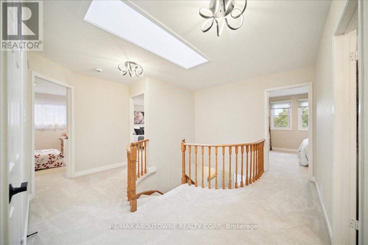 87 River Oaks Boulevard W, Oakville, Ontario  L6H 3N4 - Photo 16 - W12487572