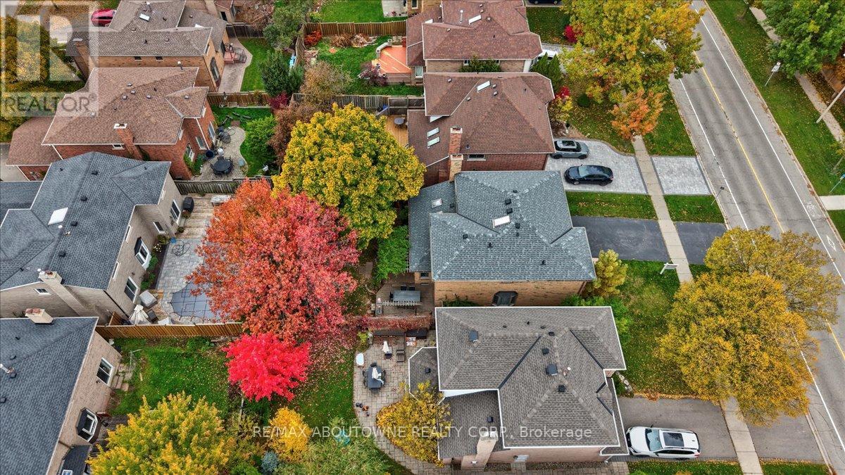 87 River Oaks Boulevard W, Oakville, Ontario  L6H 3N4 - Photo 32 - W12487572