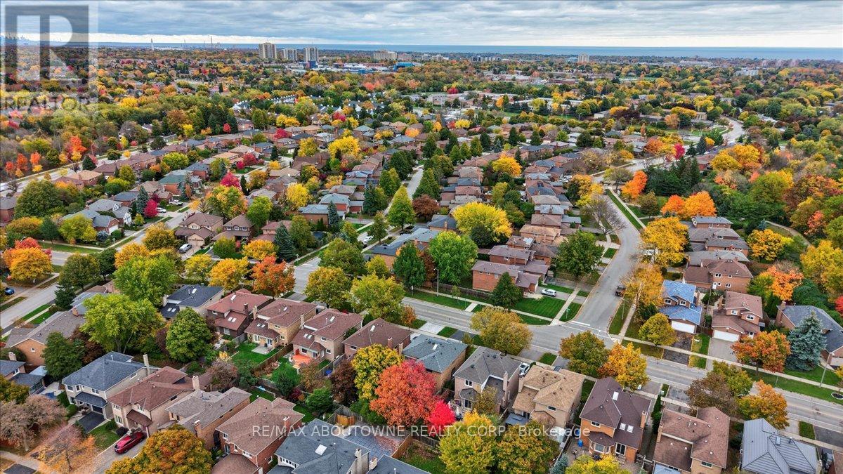 87 River Oaks Boulevard W, Oakville, Ontario  L6H 3N4 - Photo 35 - W12487572