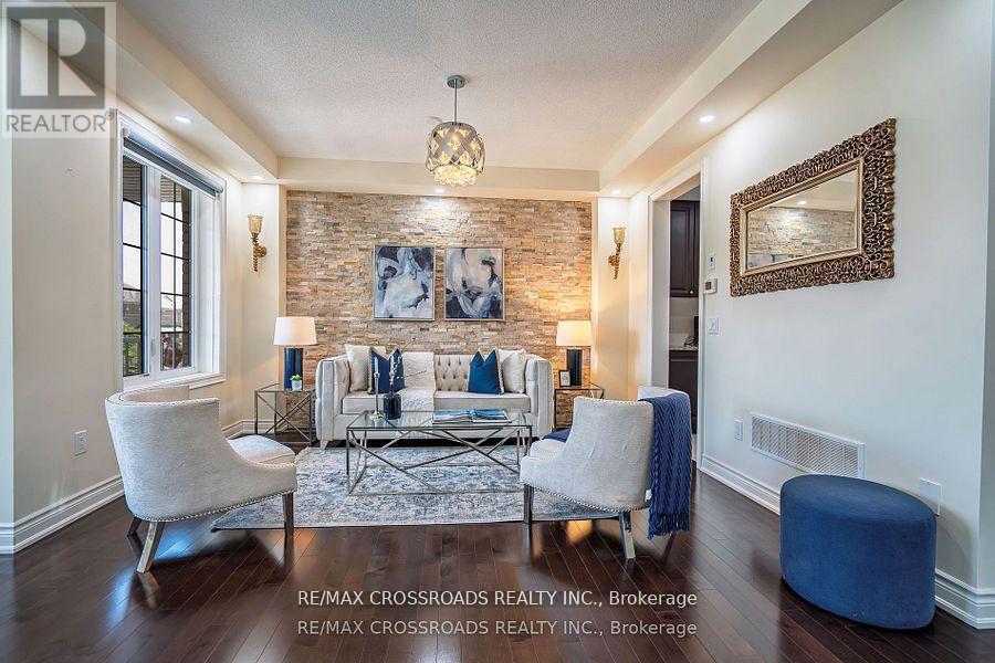 119 Russell Creek Drive, Brampton, Ontario  L6R 0B3 - Photo 7 - W12487574