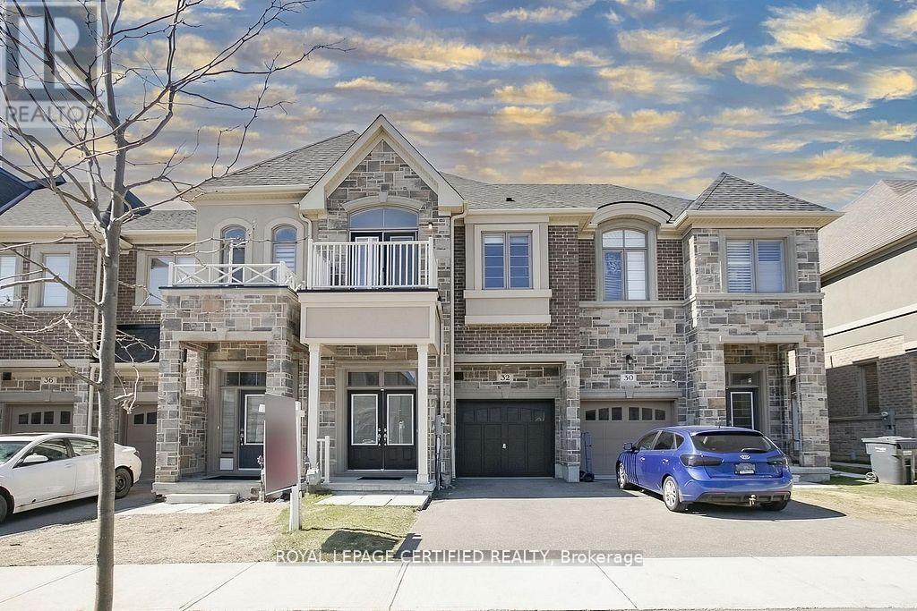 32 DALBEATTIE DRIVE, Brampton, Ontario