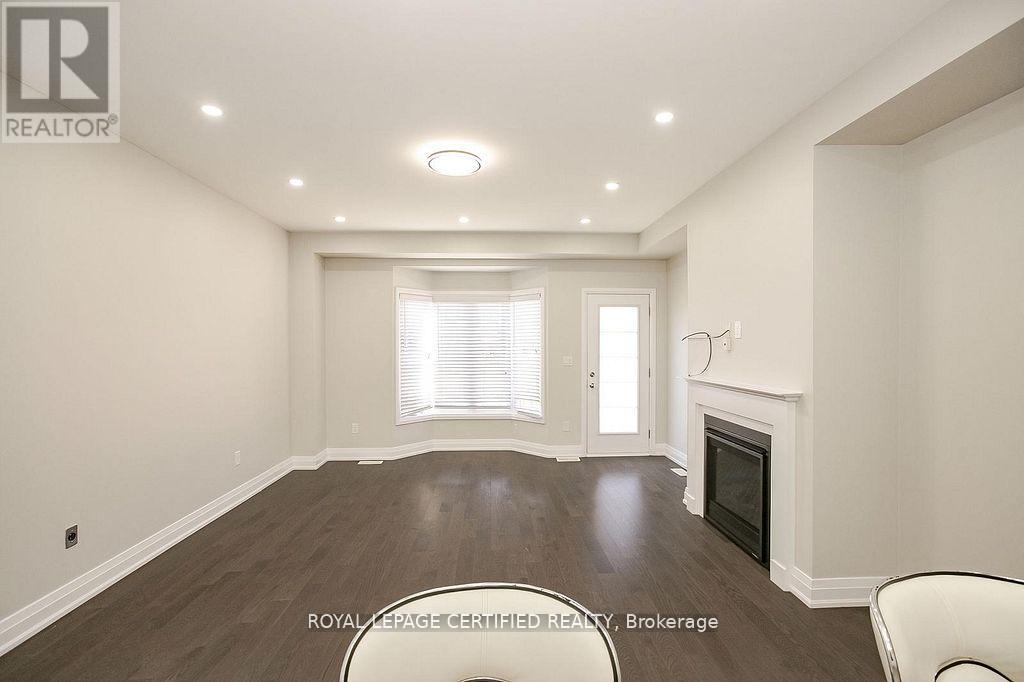 32 Dalbeattie Drive, Brampton, Ontario  L6Y 6H6 - Photo 11 - W12487578