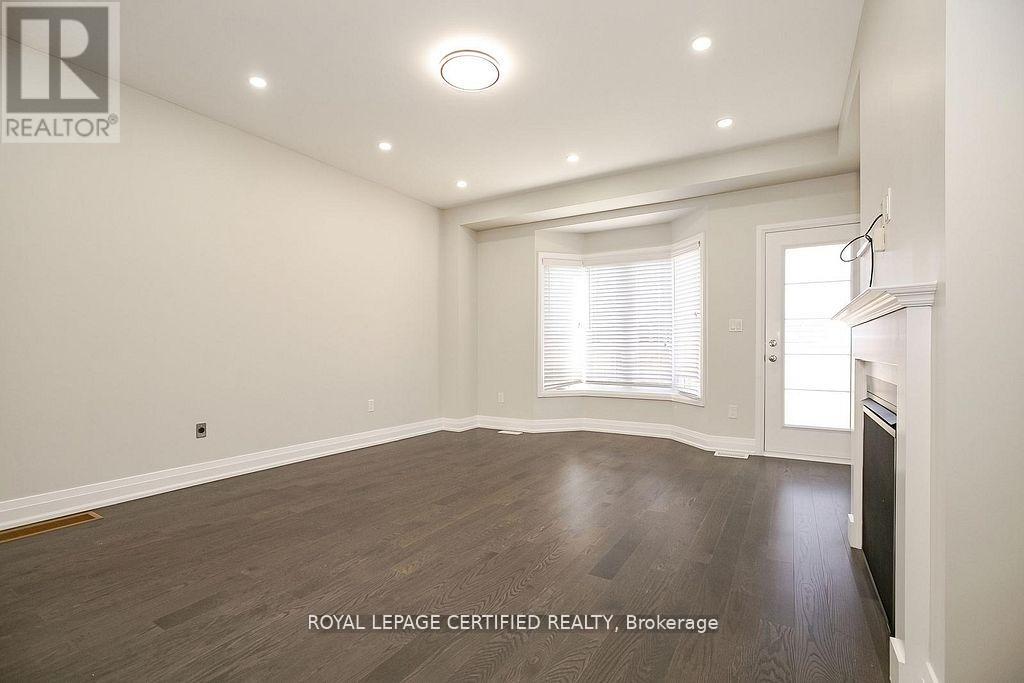 32 Dalbeattie Drive, Brampton, Ontario  L6Y 6H6 - Photo 12 - W12487578