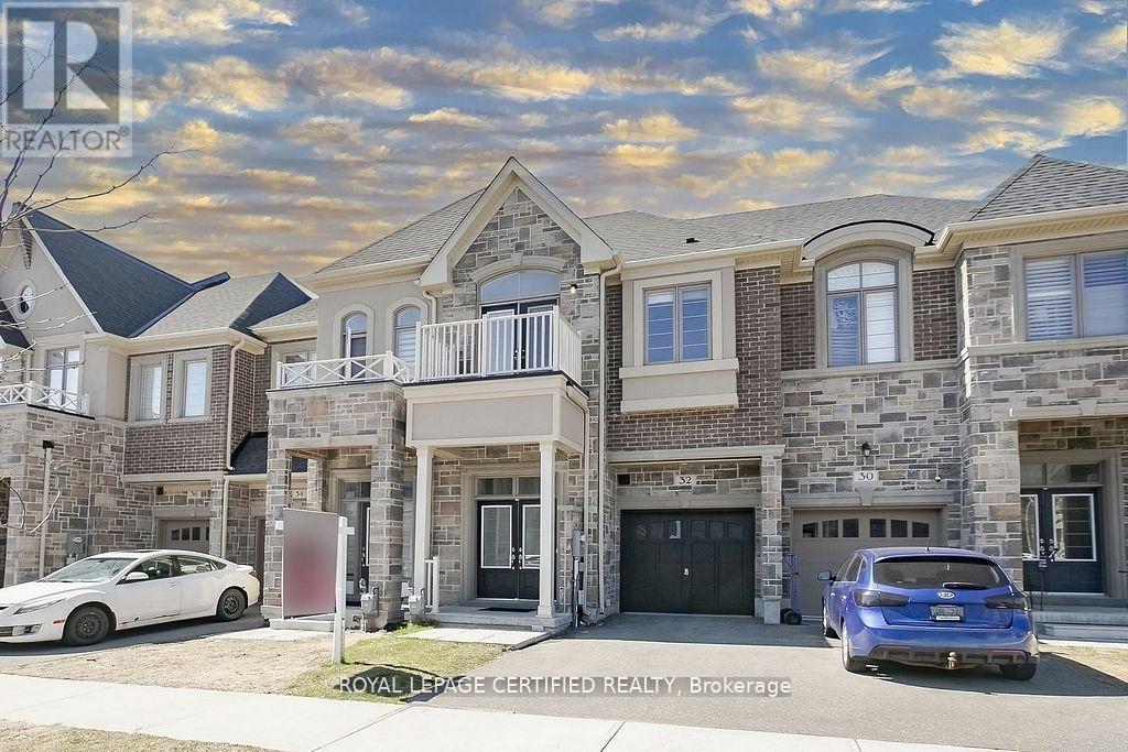 32 Dalbeattie Drive, Brampton, Ontario  L6Y 6H6 - Photo 2 - W12487578