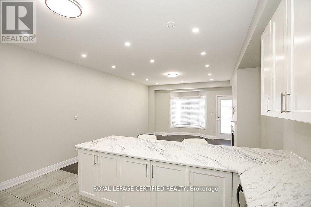 32 Dalbeattie Drive, Brampton, Ontario  L6Y 6H6 - Photo 20 - W12487578